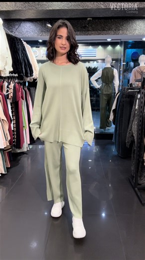 Vectoria clothing on Instagram‎: "⁨ ستايل يخطف 👑… وراحة تخلّيكي تلبسيه كل يوم 💅✨ #VectoriaStore #vectoria25 #ستايلك_يحكي_عنك #fashionreels #winterfashion #classylook #fypシ⁩"‎