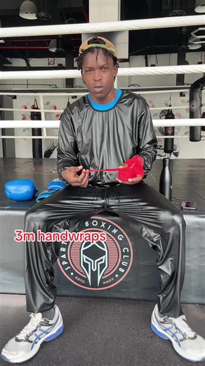 How to wrap professional handwraps🥊 #boxeo #box #boxinglife #boxeador #boxingnockouts #dubai #boxing