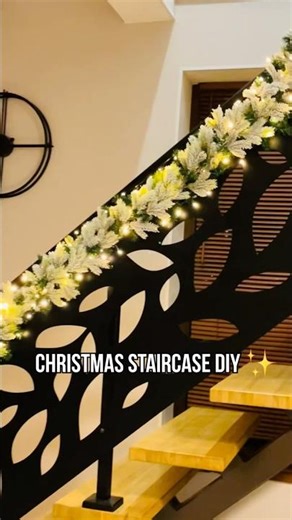 Beautiful and budget-frendly Christmas staircase makeover✨ Easy DIY idea that looks expensive ✨