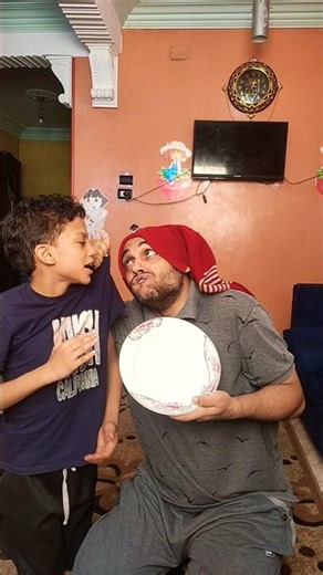 الام البخيله والعنب 😂😂