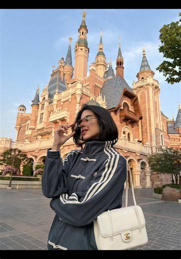 I’m kinda busy… 📞🛸✨🪽 | i'm kinda busy