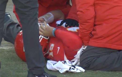 Video Of Patrick Mahomes' Knee Injury Is Hard To Watch
