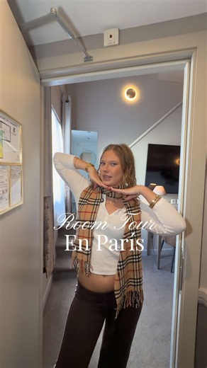 Room tour de nuestro apartamento en París 🇫🇷 os gusta??? es precioso me encanta @Masha Dazi #roomtour #paris #apartamento #viral