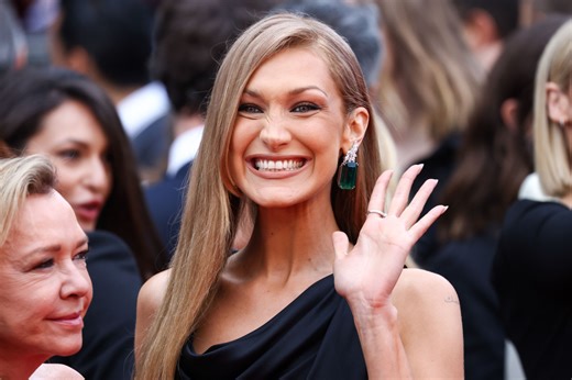 Dénudée, Bella Hadid défi le règlement mode du Festival de Cannes 2025 et embrase le tapis rouge