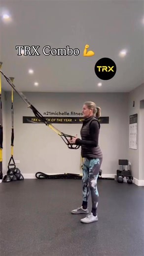 🔥 TRX Monday Combo: TRX Squat into a TRX Hinge: 2 foundational movements 💪 Straps: Mid Length ✔️ Face your anchor ✔️ Shoulders back and down ✔️ Abdominals engaged ✔️ Keep tension in the straps Want more coaching points? DM me 📩 | Michelle Boulter Baxter