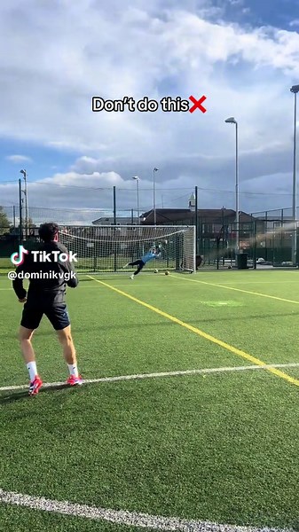 Goalkeeper Tips: Common Mistakes to Avoid in Football