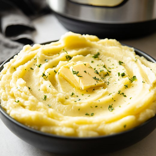 154K views · 308 reactions | This Instant Pot Mashed Potatoes recipe is by far the easiest, creamiest, and most delicious way to make a classic side dish that pairs well with nearly everything! RECIPE >> https://greenhealthycooking.com/instant-pot-mashed-potatoes/ | Green Healthy Cooking | Facebook