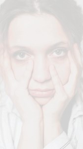 🔥 “Chemistry ছিল 100°, এখন থার্মোমিটারই খুঁজে পাচ্ছি না!” ... ............ একসময় যে মানুষটা দেখলেই মনটা উড়ত, তার প্রতি আগ্রহ হঠাৎ কমে যাওয়া অনেক সময়ই স্বাভাবিক। এটা মানসিক, শারীরিক বা জীবনধারার পরিবর্তনের কারণে হতে পারে। কখনও হরমোনের পরিবর্তন, কখনও স্ট্রেস বা ক্লান্তি, আবার কখনও রুটিনের একঘেয়েমি—সব মিলিয়ে আগ্রহের মাত্রা কমে আসে।আগ্রহ কমে যাওয়ার মানে ভালোবাসা শেষ হয়ে গেছে এমন নয়। বরং এটা আমাদের শারীরিক ও মানসিক সিগন্যাল দেয়—কীভাবে সম্পর্কের ভ্যাইব বজায় রাখা যায় বা কোথায় নতুন energy যোগ করতে হবে।