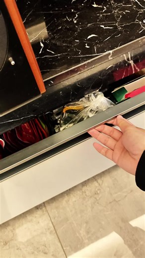 Moved flats 3 times in 2 years. These 25 boxes are the only relationship that lasted. 🚚💔📦 Stackable. Clear. Label-friendly. They've seen more bedrooms than my ex. #MovingDay #RentalLife #StorageSolutions #UKRenting #FlatMove (with boxes)