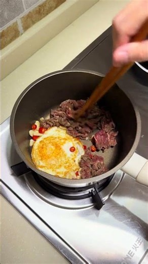 5-Minute Coriander Beef Udon Noodles: Quick & Slimming