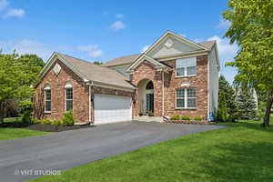 4370 Whitehall Ln, Algonquin, IL 60102 - MLS 12386014 - Coldwell Banker