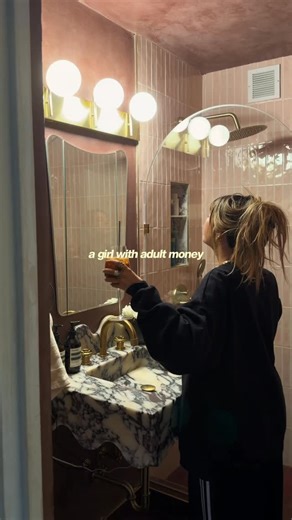 Chelsey Brown on Instagram: "Most likely we will give her up in 2026 - but oh my gosh do I love this apartment so much 😭 it’s my little sanctuary in NYC!! Comment “links” for items in my home! 🫶🏼🤎 #apartmentinspo #interiorforinspo #apartmenttherapy #homedecor"