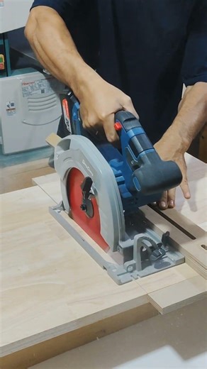 brilliant way to cut precision following the lines with simple tools