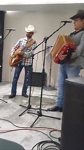 Fui judicial federal , de los corridos que dan mucha sed🍻ánimo al cuadro , bonito viernes para todos 🙏🏻aquí les comparto , con mi compadre Chuy Muñoz y su servidor , saludos ✌🏼#RigoMarroquin #RM | Rigo Marroquin