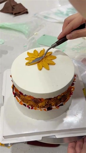 Sunflower Flower Making Tutorial with Butter Scraper