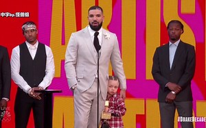 [中] Drake 赢下 BBMA Artist of the Decade 的获奖感言