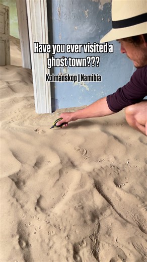 Stunning Desert Photography: Nature Reclaims Abandoned Buildings