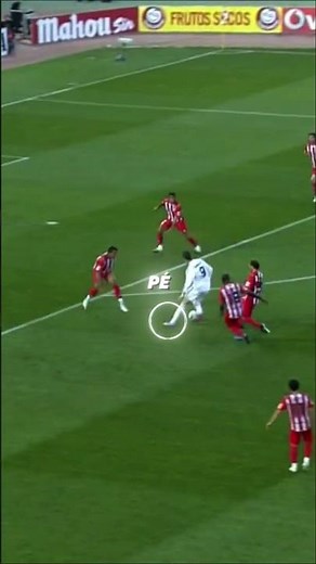 CR7 and his phenomenal dribbling skills 🤯🧠 #football #highlights
