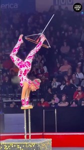 Ladki ne apne legs se teer chalaya #circus #shorts #ytshort #tranding #10million