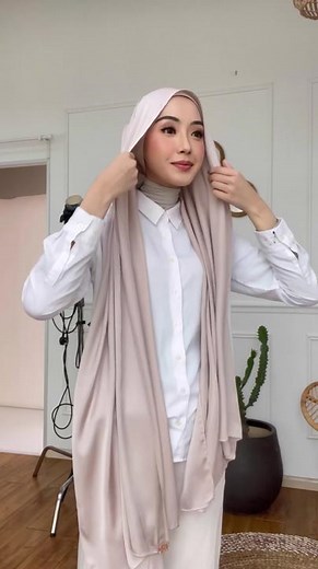 Quick and Minimalist Hijab Tutorial for a Sleek Look!