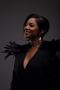 Out Now 🔵🔵 La reine du Bikutsi Lady ponce vient de sortir le deuxième single « C'est Fini», extrait de son album à venir « LÉGENDE » ce 17 Janvier 2025.🇨🇲🔥 🎶 Régardez le clip en integralité sur YouTube ( Lien en commentaire) 👇🏽 #UrbanBridge | UrbanBridge