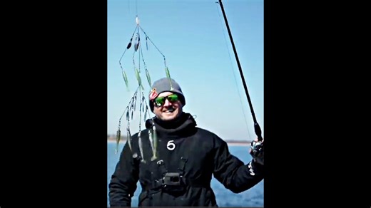 Double umbrella rig lands monster bass fast
