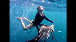 25 kilometres into the Indian Ocean off the Mozambique coast 15 year old Sasha van Zyl of Pretoria went overboard to help her first ever saily capture to recover. The saily was her dream fish. See also story and images in the April issue on For Anglers. | Stywe Lyne Tight Lines
