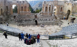 Taormina walking tour with Greek Theatre| Sicily day tours