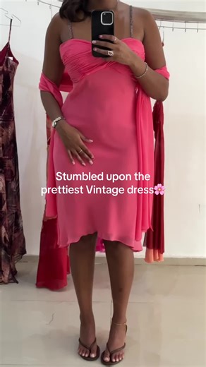 Discover the Prettiest Vintage Dress in the UK