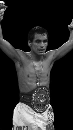 Uncommon Boxing on Instagram: "Freestylin’ #ricardolopez #speedbag"