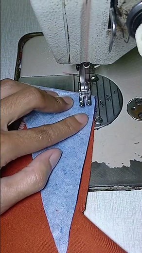 The easiest way to sew triangle fabric pieces with perfectly clean seams! ✂️✨ #sewingtutorial