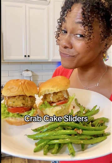 Delicious Crab Cake Sliders Recipe