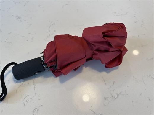 Watch Compact Umbrella For a Windy Rainy Day - Review on Amazon Live