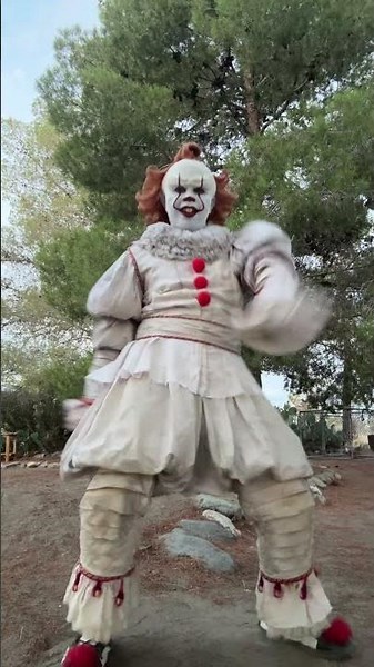 Pennywise loves Arianna Grande 👀