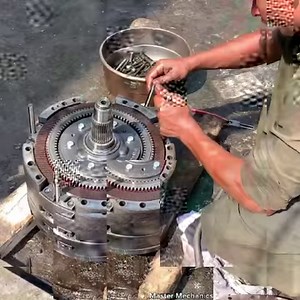 The Experienced Mechanics Rebuild CAT 140g Motor Grader Transmission | Mechanical Skills