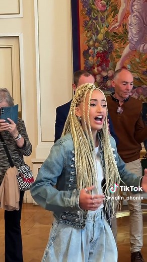 We met the incredible @johannesJJpietsch and @monroe.musique in Vienna, and performed together a mashup of “Wasted Love” and Regarde !” in the beautiful French Embassy. Seeing Monroe represent France at Eurovision this Saturday makes us unbelievably proud, and we’ll all be cheering loudly from Vienna ❤️🇫🇷 A huge thank you to the Ambassador of France in Vienna, @frbotschaftwien, and to @institutfrancais_autriche for welcoming us so warmly and making this beautiful morning possible. Vous pourrez