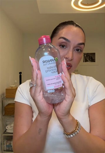 These are my December favorites: @GAMEPLAN SKINCARE, INC Post Sweat Sport Wipes / @Dr. Dina Zero Pore Pads & Succinic Acid Pads / @chantecaille Blanc Peony Serum and Moisturizer / @Garnier USA SkinActive Micellar Cleansing Water / NueLash from @Dermstore / @Charlotte Tilbury Supermodel Body Shimmer / @Patrick Ta Beauty For Lips in Milk Tea Foundation Brush / @milkmakeup Hydro Grip Skin Tint / Goddess All Probiotic Shampoo and Conditioner / @K18 Hair HeatBounce Leave-In Conditioner Heat Protectan