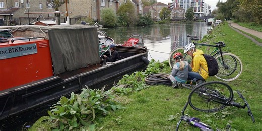Watch How This Floating Bike Shop Is Bringing Life Back to London's Canals, One Vintage Bike at a Time