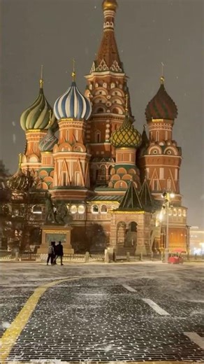 WINTER NIGHT IN MOSCOW 🇷🇺❄️ KREMLIN LIGHTS & CITY LIFE #moscow
