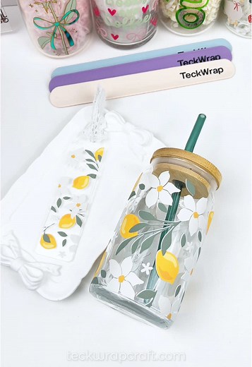 Let’s using printable sticker vinyl to make a spring vinyl decal🍋🍋✨✨ Material -TeckWrap Inkjet Printable Sticker Vinyl matte white -TeckWrap Laninate Sheet Matte Glitter -TeckWrap Yellow Grid Transfer Tape -TeckWrap Tool Set -TeckWrap Cup Cradle SVG from @milkmilksugar #teckwrapcraft #teckwrapvinyl #smallbusiness #printablesticker #vinyldecal #decalsticker #decal #lemon #stickers #craft #diy #diyproject
