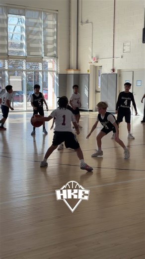 IG Refs! 😂 Is this a travel? 👀 Let me know in the comments! 🤷🏽‍♂️ #HKE #HoopKids #HoopKidsElite