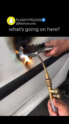 Follow @flashytrucks 😮😮 📹: @detailing_javad_pdr2 Follow: @southern.trucks.militia #truck #trucks #diesel #lifted #4x4 #4wd #offroad #trucklife #cummins #powerstroke #offroading #turbodiesel #duramax #chevy #ford #lifted #ram #liftedtruck | Trucks Daily