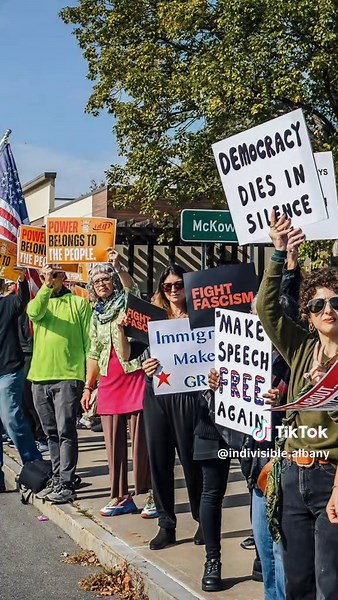 👑🚫 NO KINGS — ALBANY 🚫👑 We’re taking Central Ave on March 28. This is the official Capital Region No Kings mobilization organized by Indivisible Albany. 📍 Central & Colvin ⏰ 1–3 PM ✊ Street march 🚶 Sidewalk protest 🚗 Car caravan No thrones. No crowns. No kings. #NoKings #AlbanyNY #CapitalRegion #PeoplePower
