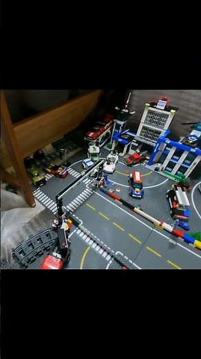 I built my own race track for LEGO!