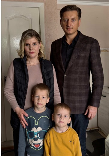 Astăzi am fost alături de o familie cu 3 copii din raionul Ialoveni. Jocuri, produse de igienă și alimentare, sunt câteva din darurile, care au fost oferite cu drag din partea echipei noastre. Prin acest gest, îndemnăm să fiți empatici și să promovați faptele bune. #caritate #pandatour