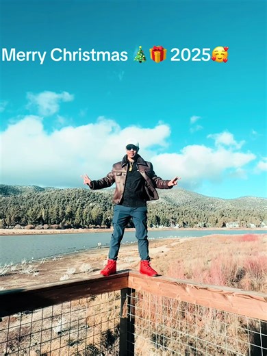 Moe Thout ( USA) (@santunaung360)’s videos with Merry Christmas 2025 - Pop - Slick Stomp
