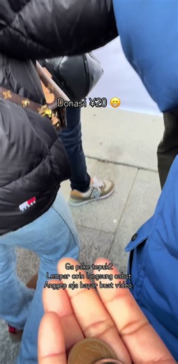 Jepang mengawali hari dengan mengunjungi Kuil (Jinja) untuk berdoa Caranya : Siap kan coin (seikhlasnya) Lempar koin… tepok” tangan tiga kali berdoa deh.. (katanya sih nyebutin nama dan alamat) entahlahhh… Saya ngapain di sini… beli kebab, jagung bakar, baby castella, sm main game tembak2an, pachinko jadul wkwkw seruuu tauuu… #japan #fristday #2026