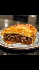 1.2K views · 66 reactions | 不 Crispy Minced Meat Pie – A Comforting,...
