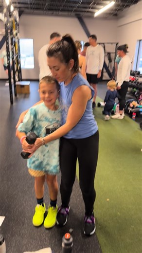 Dr. Pushee and her son took part in an amazing fundraiser this morning 💪 @findyourdavid ‘s WOD for a Cause @crossfitfirstdown and what a turnout! It was so incredible to see the community come together - 130 participants and over $13,000 raised that will directly impact families living with Duchenne Muscular Dystrophy this holiday season💕 We did appreciate being fueled by 🍩 & 🥯with drinks by @pouremup_boston 🥂 Check out https://www.findyourdavid.org to learn more about this amazing non-prof