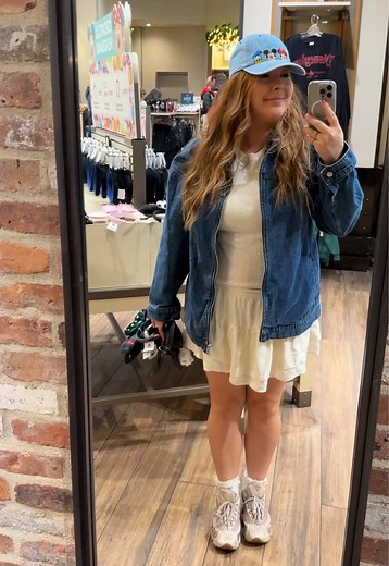 pov: an indecisive diva picks out new minnie mouse ears after having the same 1 pair for like 10 years 🎀🐭 which would you have picked? #disneyland #minniemouseears